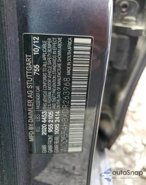 2013 Mercedes-Benz C 250 z USA, uszkodzony, nr VIN WDDGF4HBXDR263968